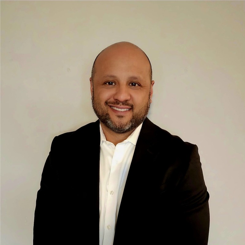 Carlos Garcia Headshot